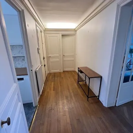 Luxe, Vue Tour Effiel 6p